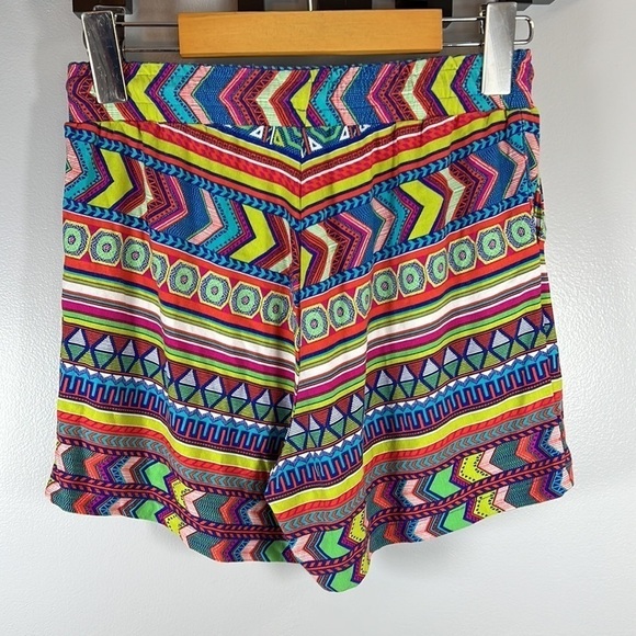 Esqualo Geometric Print Shorts Size X-Small 3” Inseam Colourful Fun Boho - Picture 5 of 10